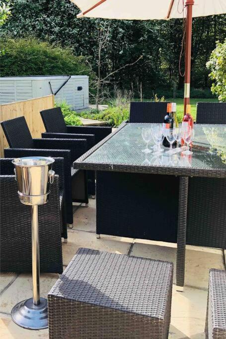 Forestry Cottage. Hot Tub, Open Fire, Dog Friendly Holiday home *